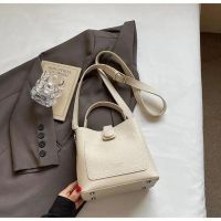 Купить Сумка Fashion Bag M56371-4 apricot на obuv-plus.com.ua